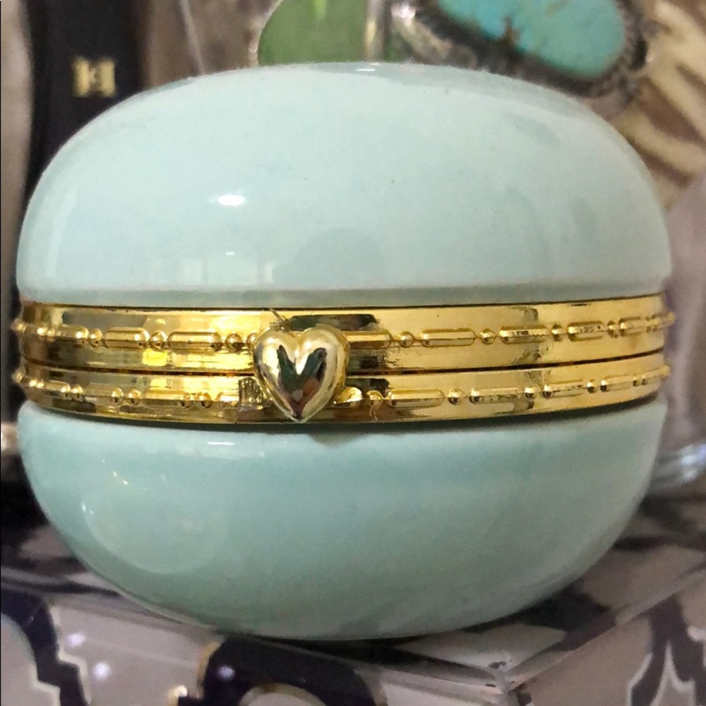 Meet your Posher, Crystal